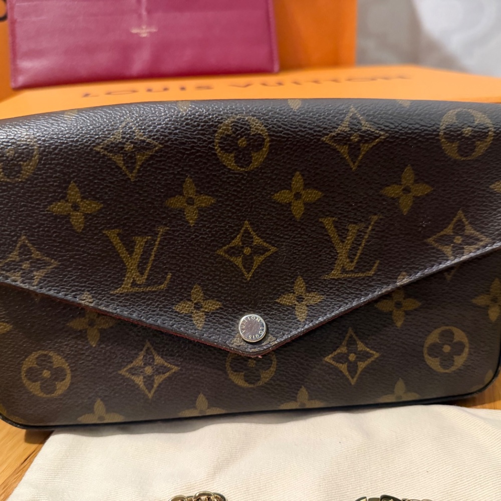 Louis Vuitton Pouchette Felicie - Picture 4 of 8